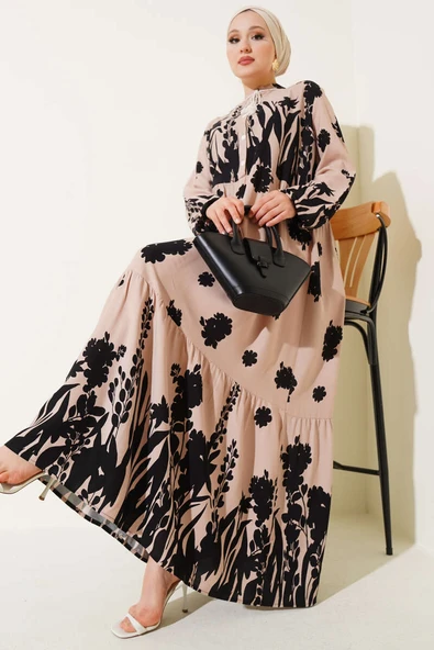 Yaka Bağcıklı Desenli Elbise Latte ürün görseli 1