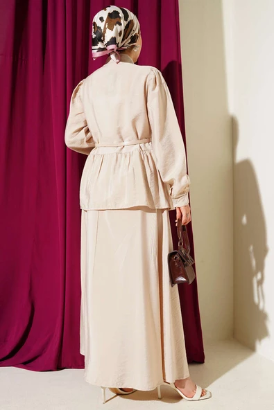 Kare Düğmeli Kemerli Etekli Takım Bej - Resim 3