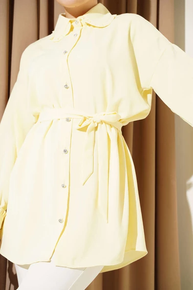 Fırfırlı Bebe Yaka Kuşaklı Gömlek Sarı - Resim 4
