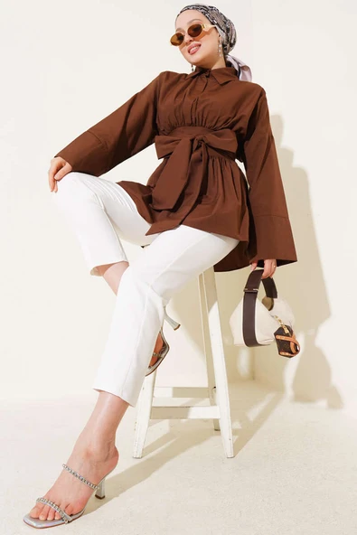 Kendinden Kuşaklı Önü Büzgülü Tunik Kahve - Resim 2