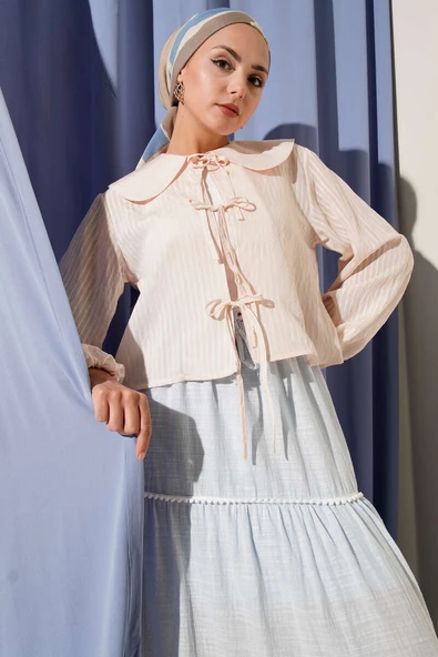 Bebe Yaka Bağlamalı Bluz Bej ürün görseli