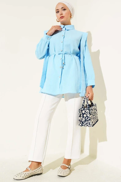 Taş Düğmeli Omuz Pileli Gömlek Buz Mavisi - Resim 2