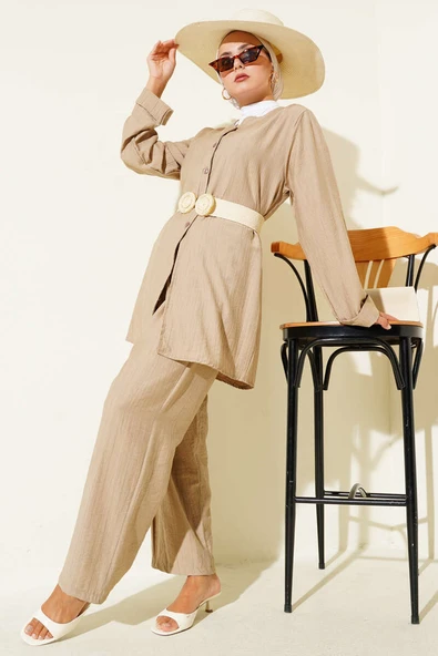 V Yaka İp Kuşaklı İkili Takım Latte ürün görseli 1