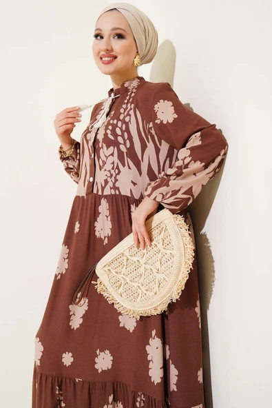 Yaka Bağcıklı Desenli Elbise Kahve - Resim 2