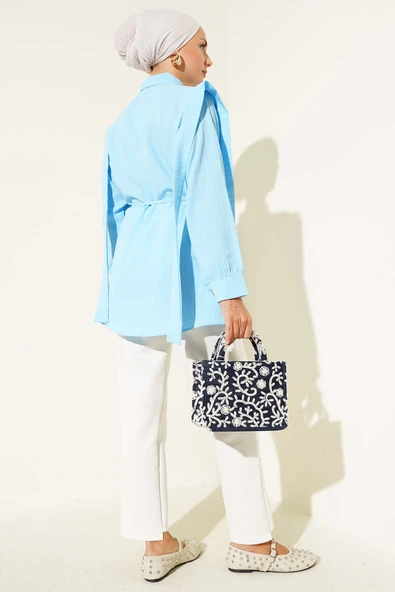 Taş Düğmeli Omuz Pileli Gömlek Buz Mavisi - Resim 3