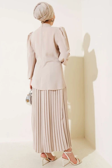 Yan Büzgülü Pileli Etekli İkili Takım Bej - Resim 3