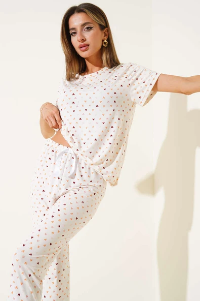 Desenli Bisiklet Yaka Pijama Takımı Ekru - Resim 2