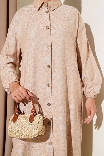 Desenli Tahta Düğmeli Uzun Gömlek Bej - Resim 4