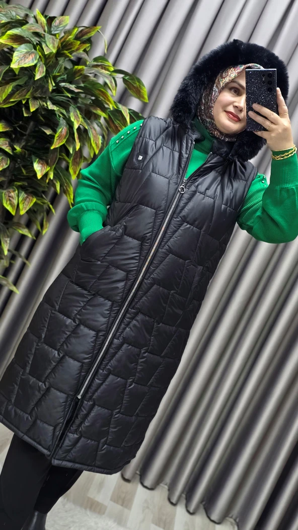 Kadın Tesettür Büyük Beden Kapüşonlu Fermuarlı Kürklü Piramit Desen Şişme Kapitone Yelek - Resim 6