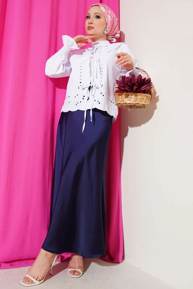 Bebe Yaka Nakışlı Bağlamalı Bluz Beyaz - Resim 2