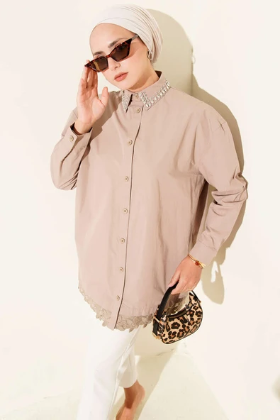 Yakası Taşlı Dantelli Gömlek Vizon ürün görseli 1