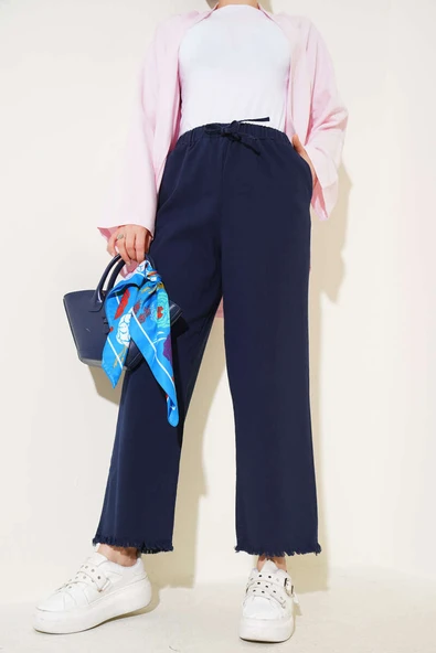 Paça Püsküllü İp Bağcık Detaylı Pantolon Lacivert ürün görseli 1