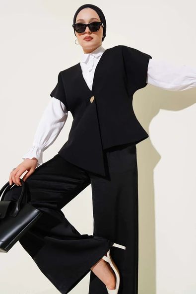 Gold Düğmeli Basic Yelek Siyah ürün görseli