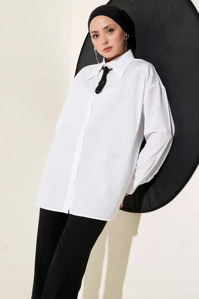 Mini Taşlı Sivri Yaka Gömlek Beyaz ürün görseli 1