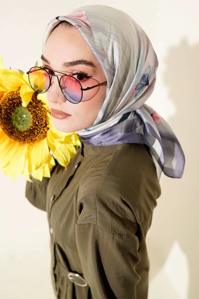 Çiçek Desen Twill Eşarp Kayrak Grisi ürün görseli 1