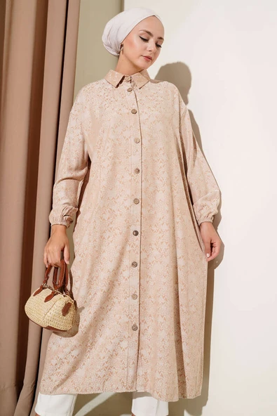 Desenli Tahta Düğmeli Uzun Gömlek Bej ürün görseli 1
