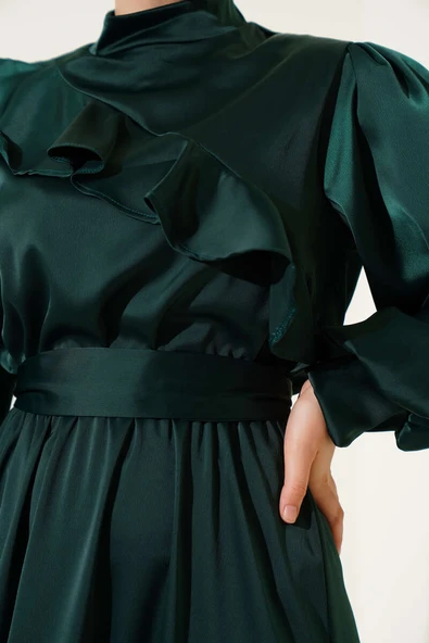 Önü Fırfır Detaylı Saten Abiye Elbise Zümrüt - Resim 4
