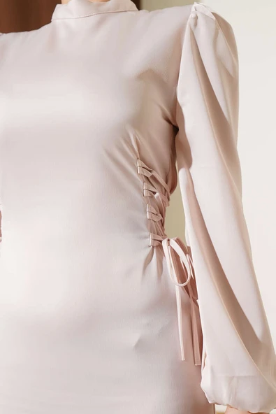 Yanları Çapraz İp Bağlamalı Saten Elbise Bej - Resim 4
