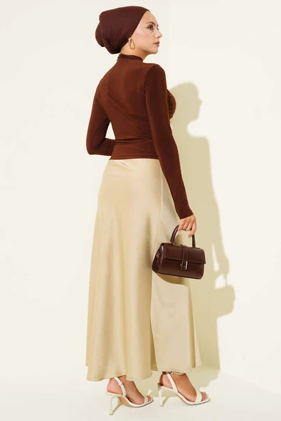 Yanları Büzgü Detaylı Sandy Bluz Kahve - Resim 3