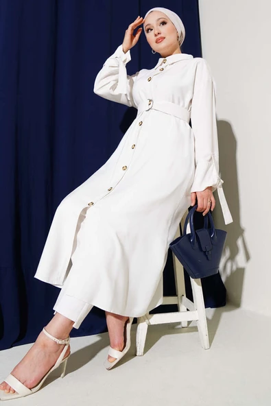Tahta Düğmeli Kuşaklı Tensel Uzun Gömlek Beyaz ürün görseli 1