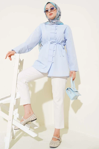 Brit Düğmeli Kuşaklı Terikoton Gömlek Mavi - Resim 2