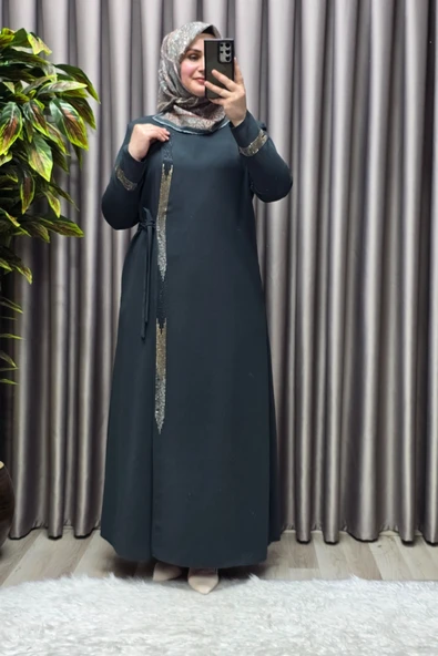 Kadın Tesettür Giyim Büyük Beden Şerit Taş Detaylı Abaya ürün görseli