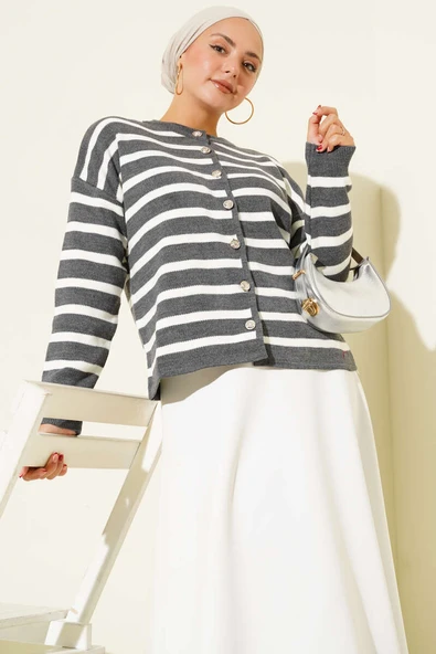 Çizgili Düğme Detaylı Kısa Triko Hırka Füme - Resim 2