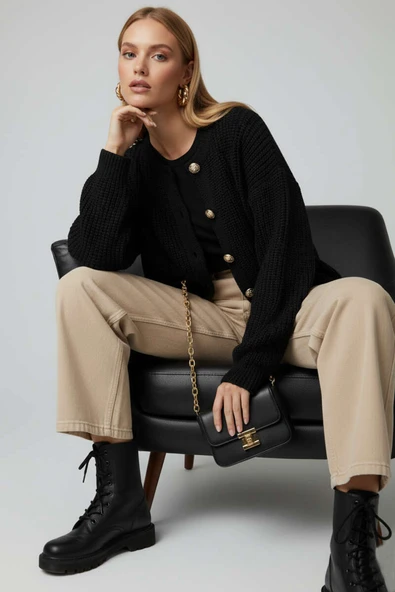 Düğme Detaylı Cepli Triko Hırka Siyah ürün görseli