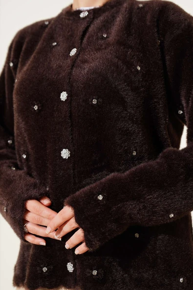 Taşlı Çiçek Düğmeli Sakallı Hırka Kahve - Resim 4