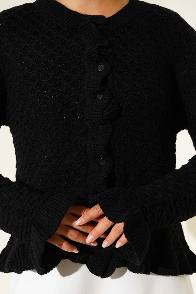 Fırfırlı Düğmeli Kısa Triko Hırka Siyah - Resim 4