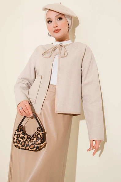 Deri Biyeli Kaşe Kısa Ceket Bej