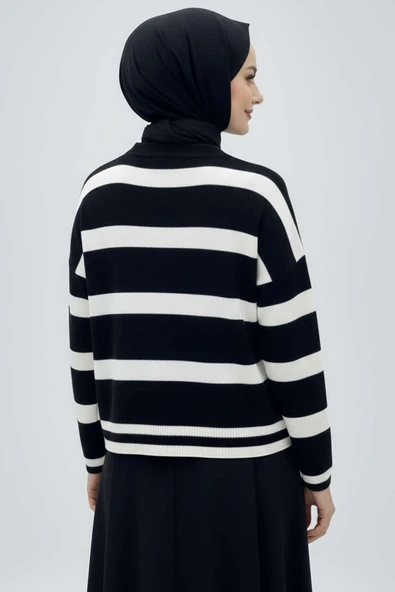 Yatay Çizgi Detaylı Kısa Triko Kazak Siyah - Resim 3