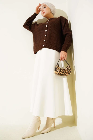 Zikzak Desenli Gold Düğmeli Triko Hırka Kahve - Resim 2