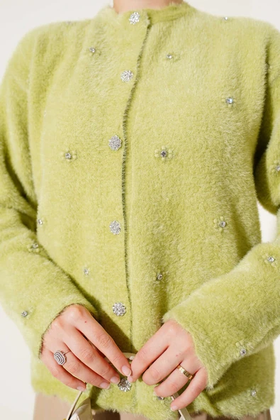 Taşlı Çiçek Düğmeli Sakallı Hırka Yeşil - Resim 4