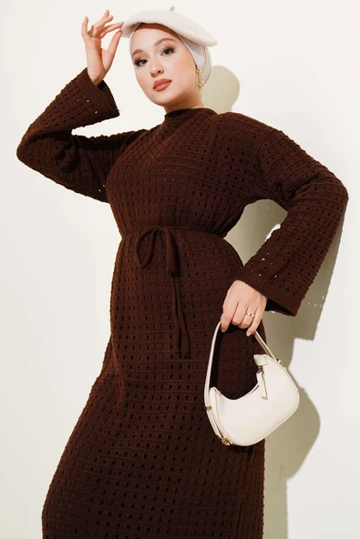 Ajurlu İp Kuşaklı Triko Elbise Kahve - Resim 2