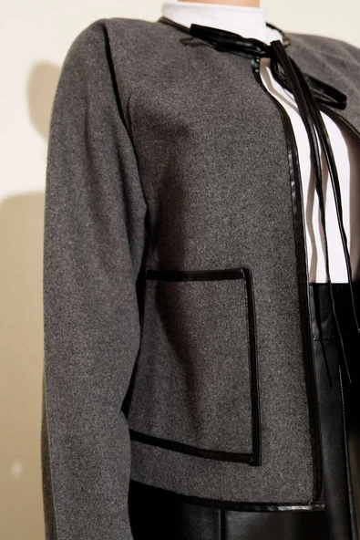 Deri Biyeli Kaşe Kısa Ceket Füme - 4