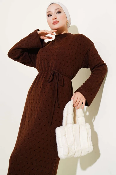İp Kuşaklı Ajurlu Triko Elbise Kahve - Resim 2