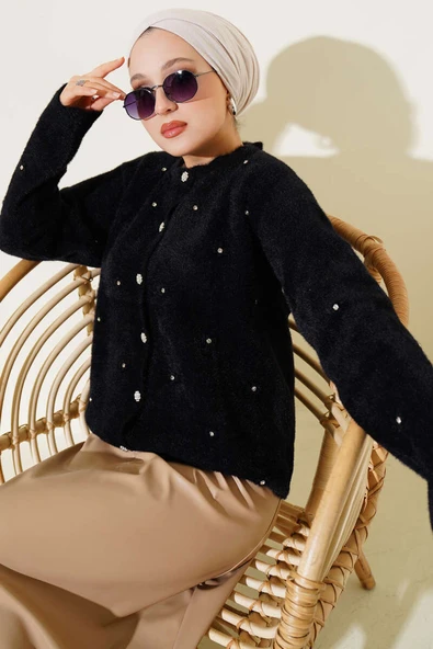 Taşlı Çiçek Düğmeli Sakallı Hırka Siyah ürün görseli