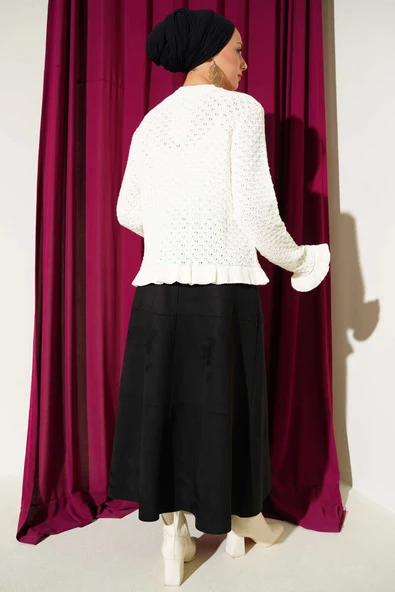 Fırfırlı Düğmeli Kısa Triko Hırka Ekru - Resim 3