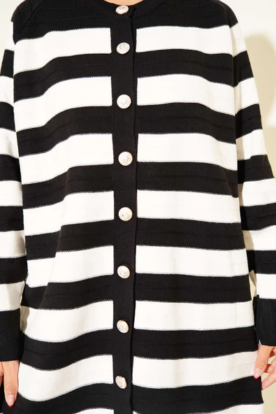 Desenli Düğme Detaylı Triko Hırka Siyah - Resim 4