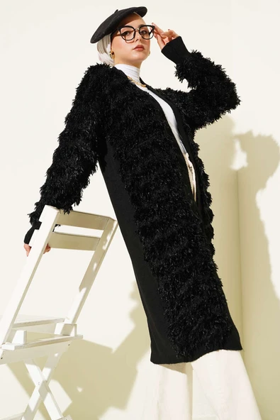 Saçaklı Triko Hırka Siyah ürün görseli