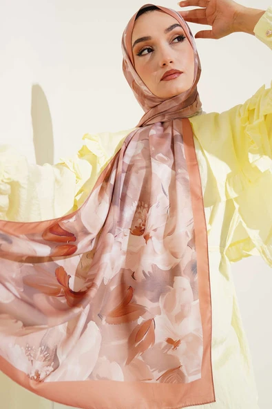 Çiçek Desen Twill Şal Latte ürün görseli 1