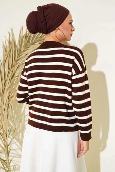 Çizgili Düğme Detaylı Kısa Triko Hırka Kahve - Resim 3