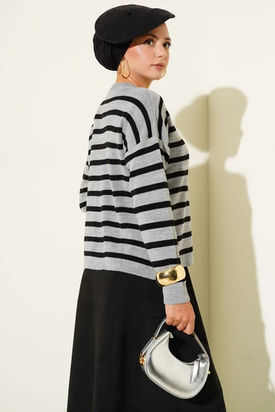 Çizgili Düğme Detaylı Kısa Triko Hırka Gri - Resim 3