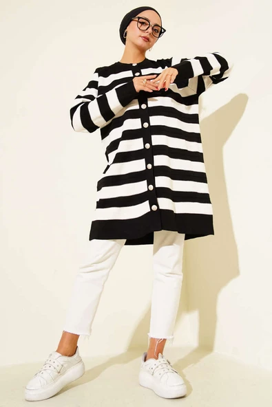 Desenli Düğme Detaylı Triko Hırka Siyah - Resim 2