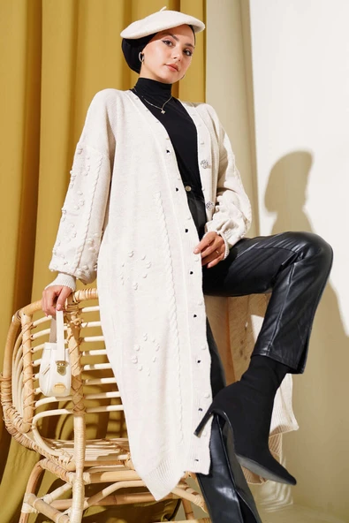 Taşlı Düğmeli Triko Hırka Bej ürün görseli