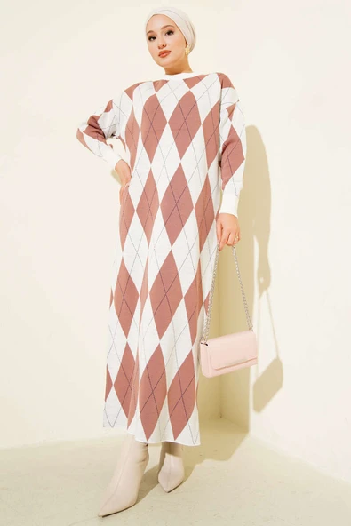 Çizgili Baklava Desenli Triko Elbise Gül Kurusu ürün görseli 1