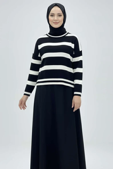 Yatay Çizgi Detaylı Kısa Triko Kazak Siyah ürün görseli