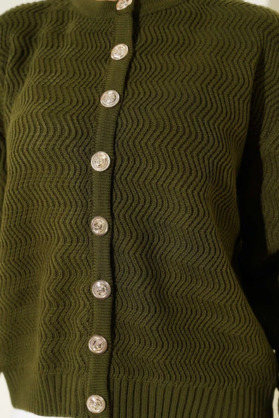 Zikzak Desenli Gold Düğmeli Triko Hırka Haki - Resim 4