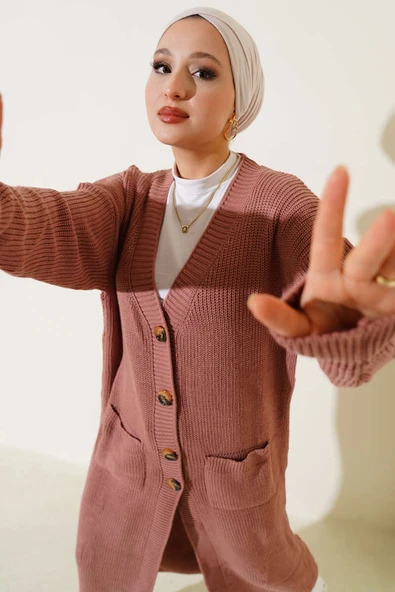 Düğmeli Cepli Uzun Triko Hırka Gül Kurusu ürün görseli